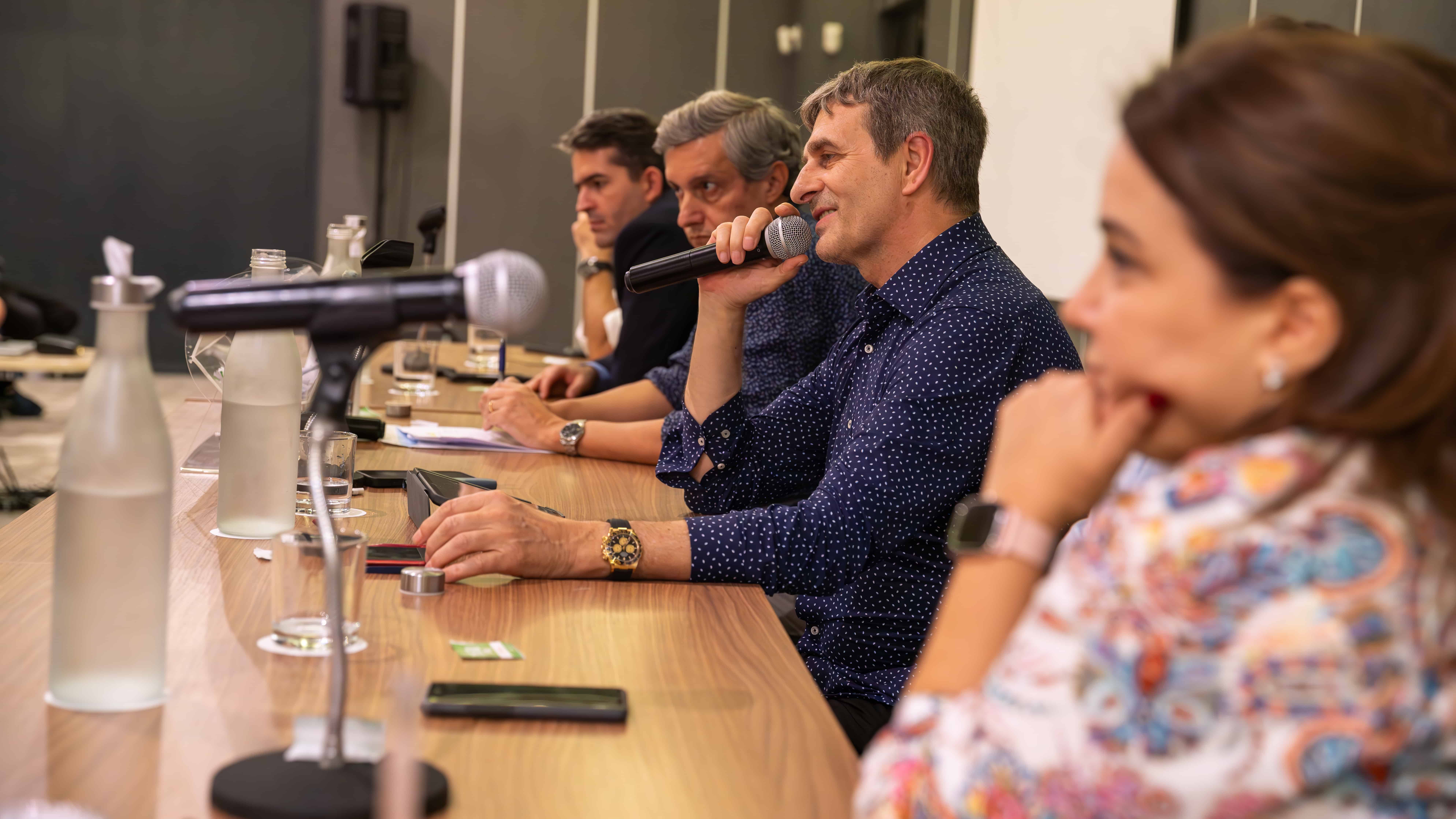 los directivos presentan resultados