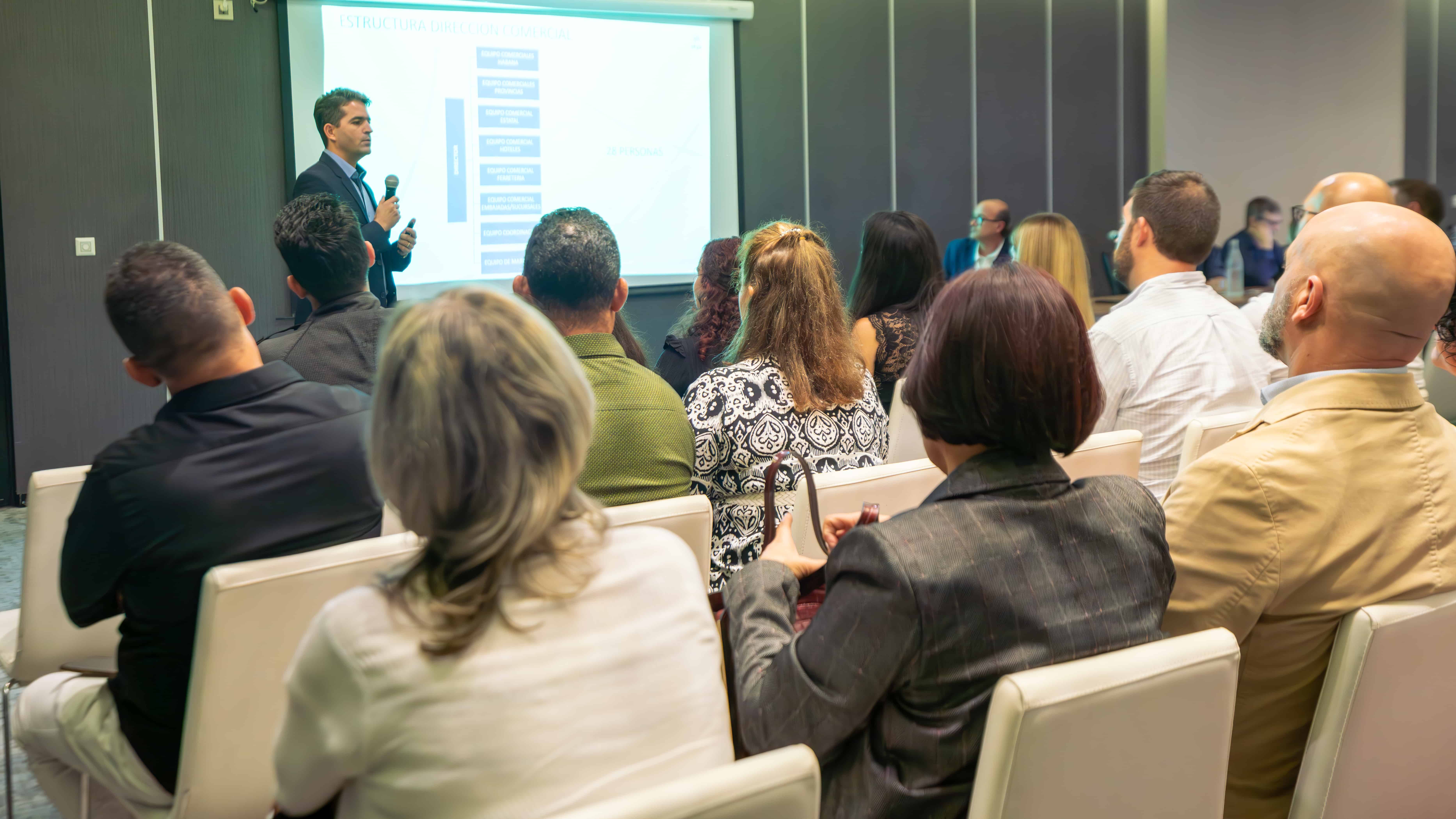 presentación de las areas en plenaria